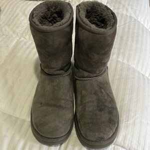 Women’s UGG boots, size 8, grey